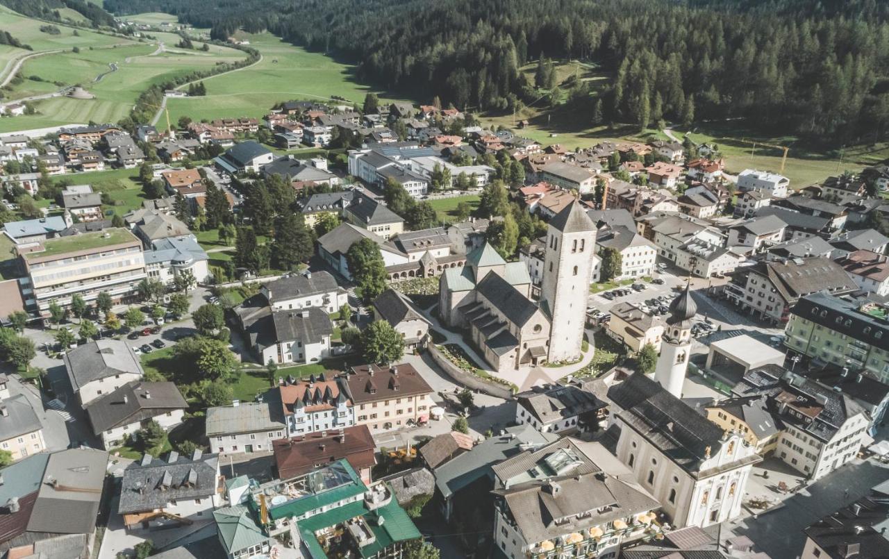 Hotel Villa Waldheim San Candido Ngoại thất bức ảnh
