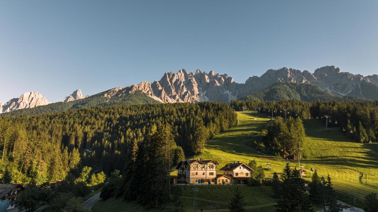 Hotel Villa Waldheim San Candido Ngoại thất bức ảnh