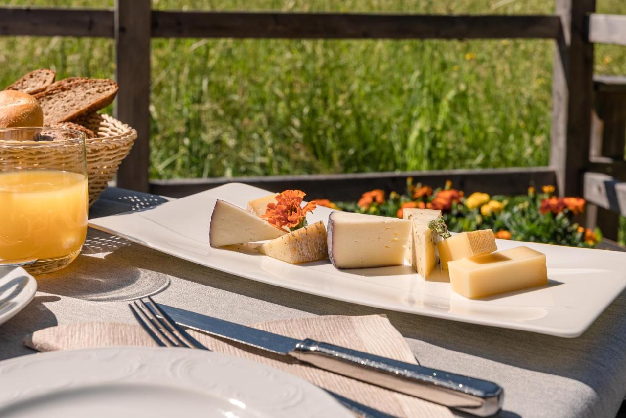 Hotel Villa Waldheim San Candido Ngoại thất bức ảnh