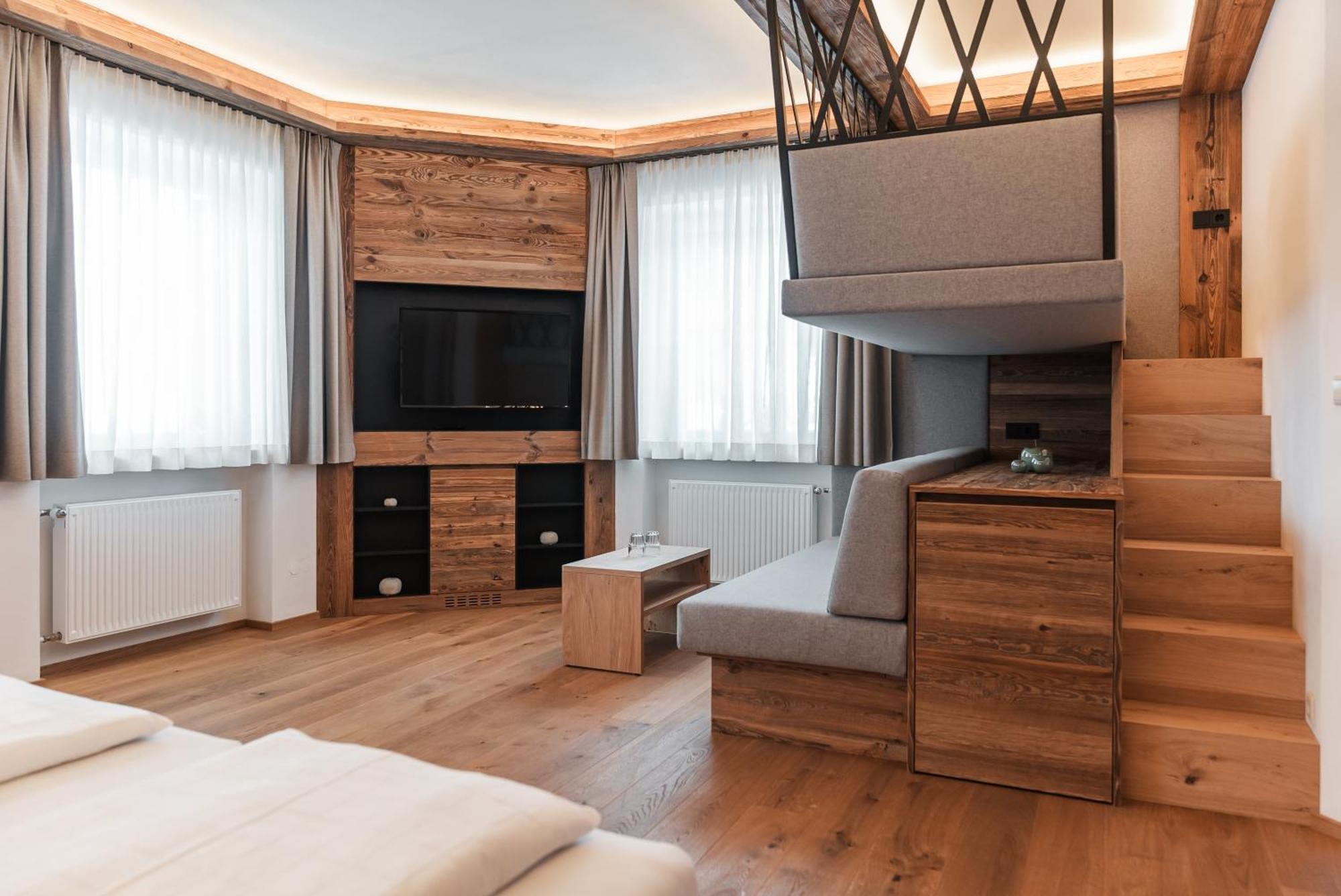 Hotel Villa Waldheim San Candido Ngoại thất bức ảnh